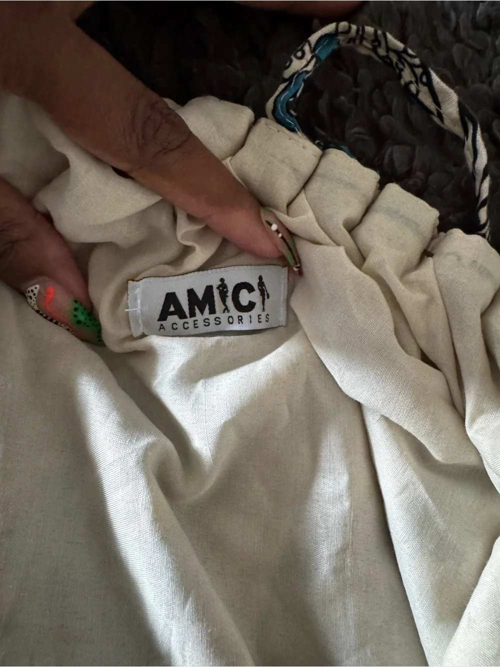 AMIC spacious blue